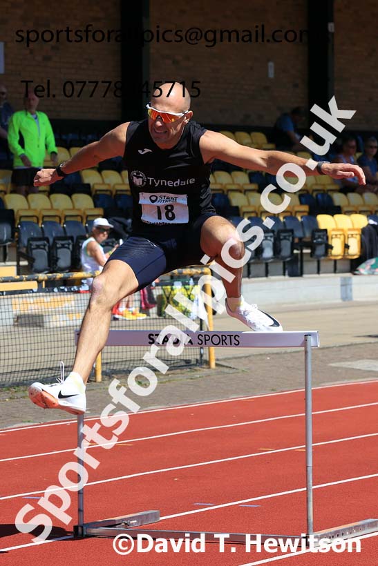 Mens hurdles, 2024 NE Masters Track and Field Champs., Monkton Stadium, Jarrow.  Photo: David T. Hewitson/Sports for All Pics